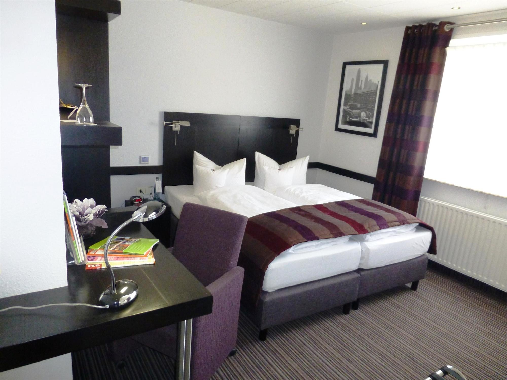 Best Western City Hotel פירמאסנס מראה חיצוני תמונה
