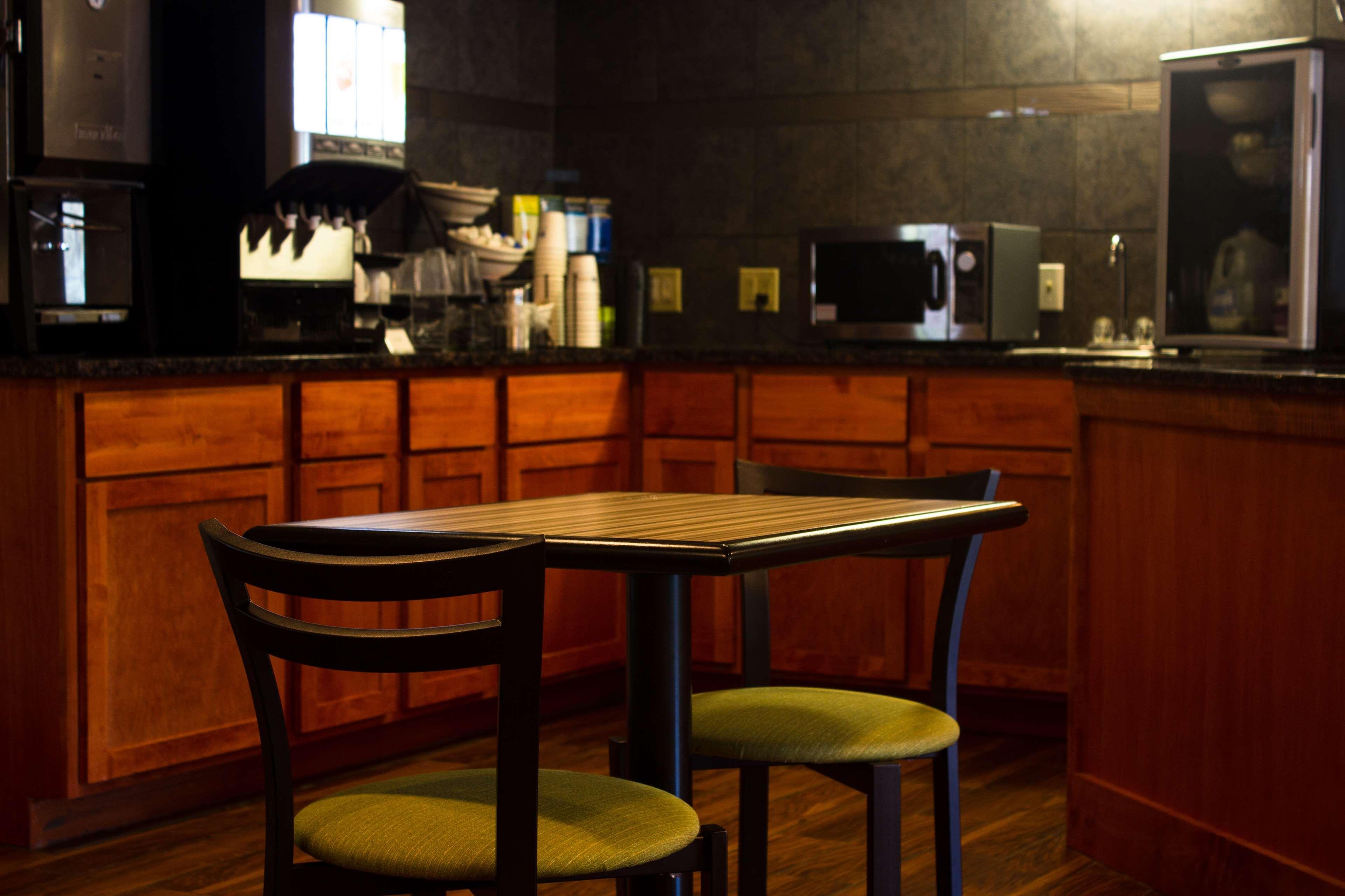 Best Western City Hotel פירמאסנס מראה חיצוני תמונה