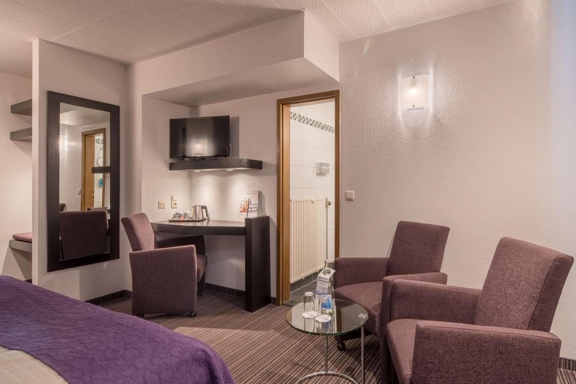 Best Western City Hotel פירמאסנס מראה חיצוני תמונה